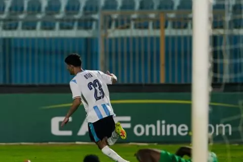 الثاني بتاريخ بيراميدز.. قطة يسجل أول "هاتريك" في مسيرته